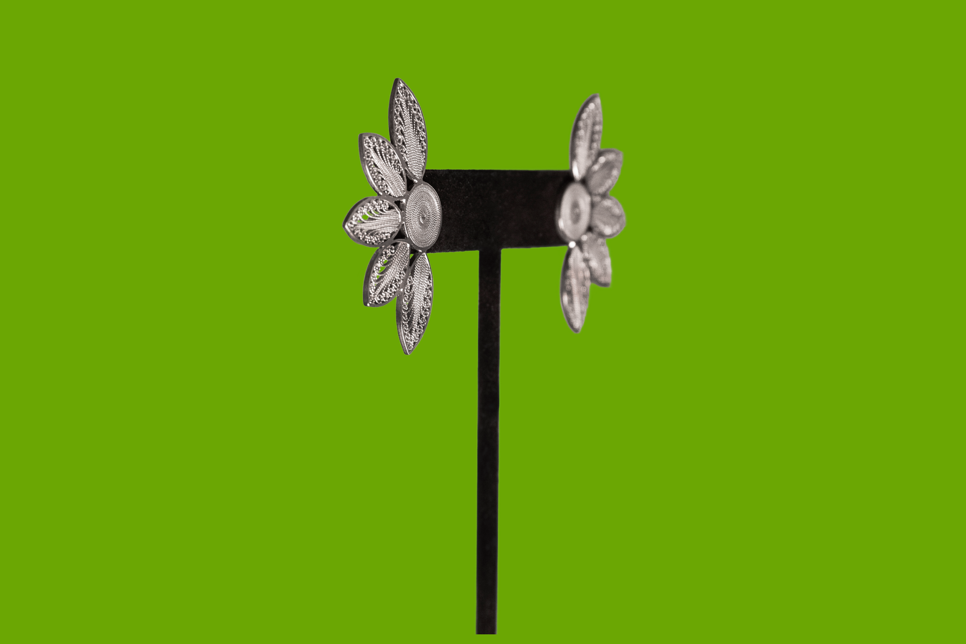 Candelaria-Handmade-Earrring-Lateral
