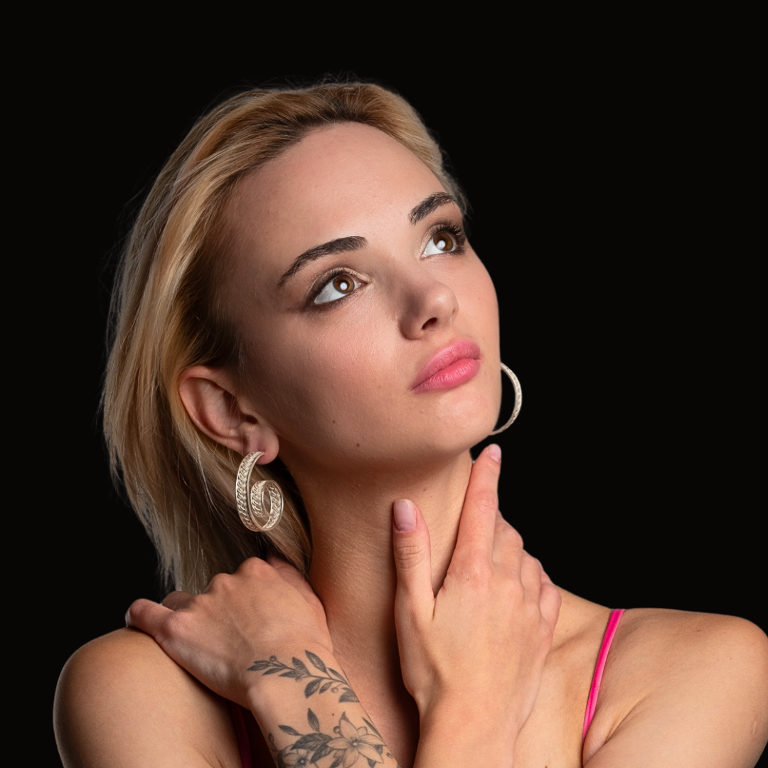 Casta-Handmade-Model-Lana
