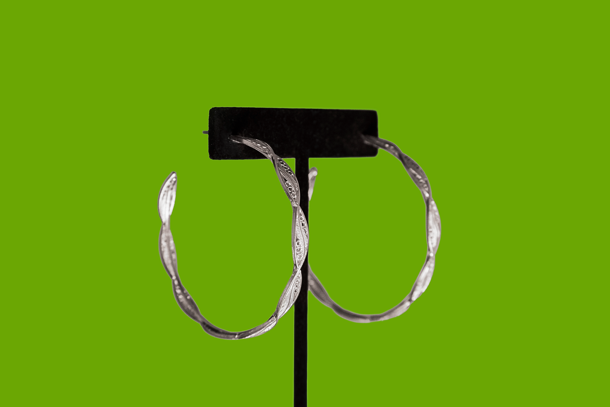 Macarena-Handmade-Earrings-Lateral