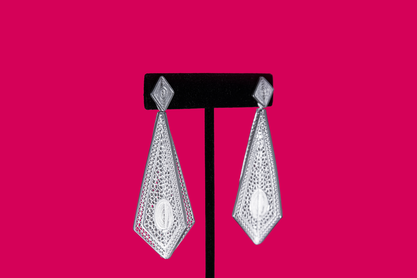 Remedios-Handmade-Earrring-Lateral
