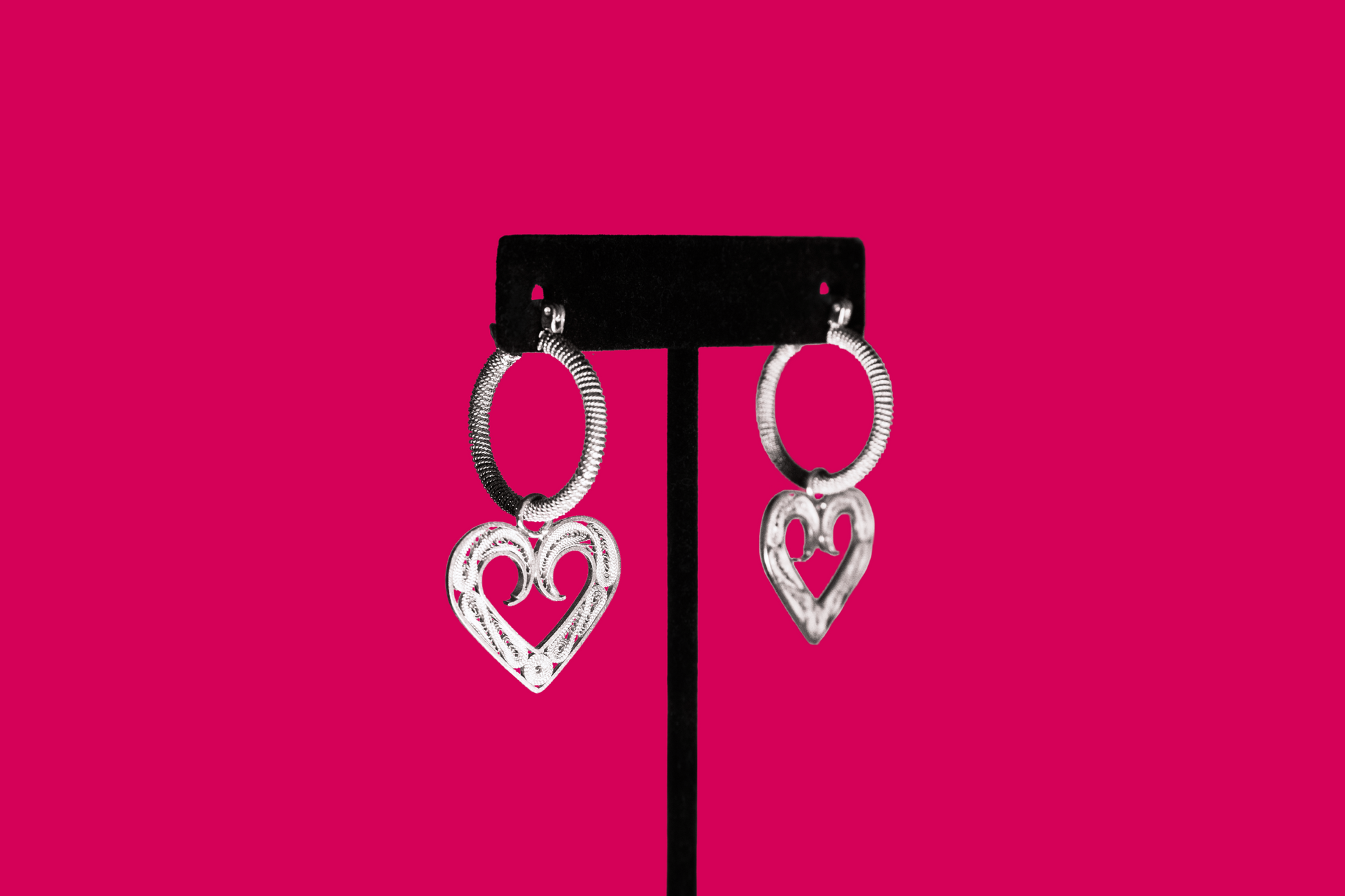 Rosario-Handmade-Earrings-Lateral-Heart