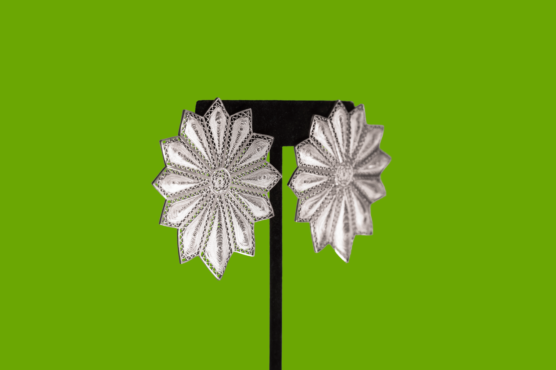 Victoria-Handmade-Earrings-Lateral