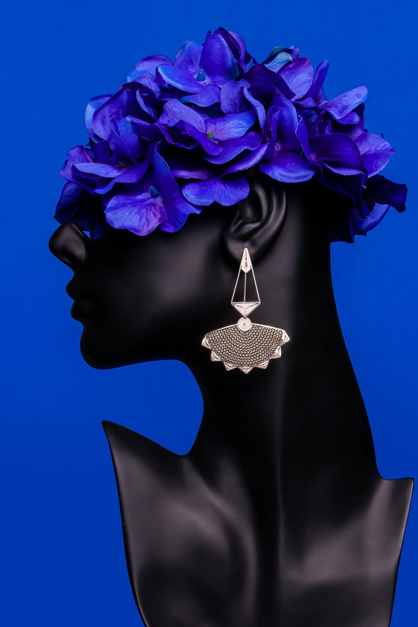 Virtudes-Handmade-Earrings-Stand