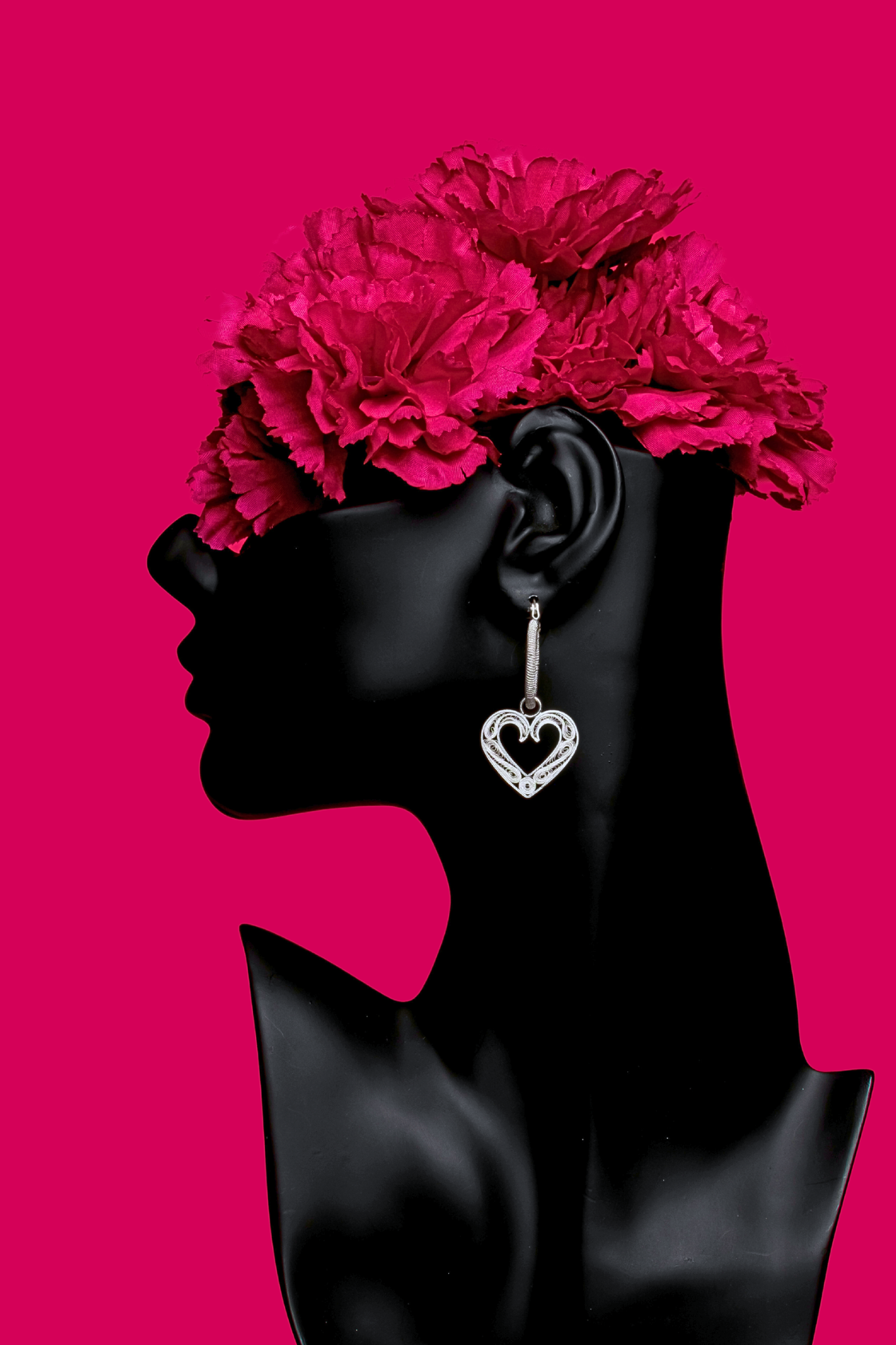 Rosario-Handmade-Earrings-Stand-Heart